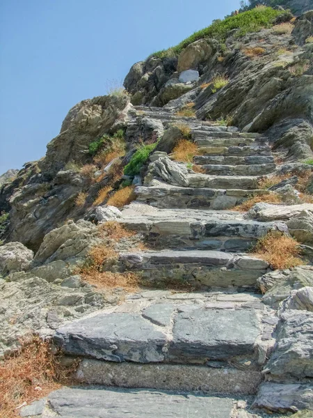 Yunanistan Daki Sporades Adasındaki Agios Ioannis Sto Kastri Etrafındaki Merdivenler — Stok fotoğraf