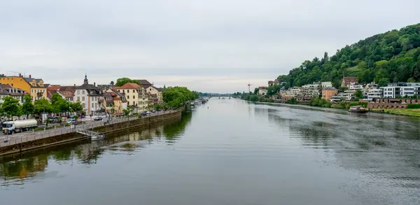 Riparian Άποψη Της Πόλης Της Χαϊδελβέργης Στη Γερμανία Καλοκαίρι — Φωτογραφία Αρχείου