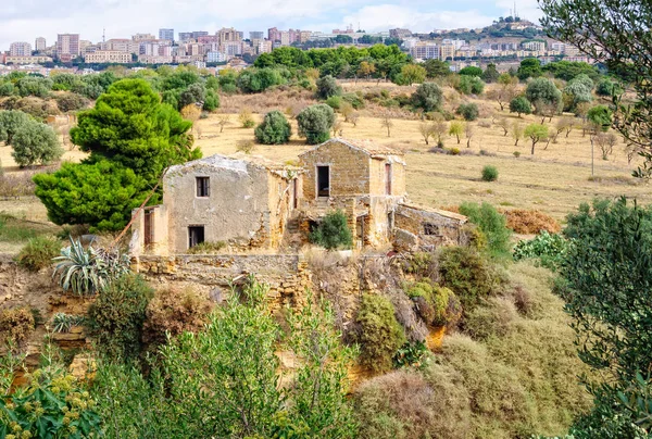 Abandoned Farmhouse Modern Blocks Flats Agrigento Sicily Italy — Stock Photo, Image