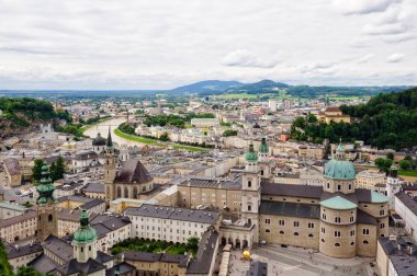 Güzel manzara Hohensalzburg Kalesi - Salzburg, Avusturya
