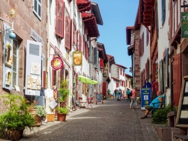 Kale sokak (Rue de Citadelle), geleneksel başlangıç noktası yolu St. James - Saint Jean de alaca bağlantı noktası, Fransa, 1 Eylül 2014