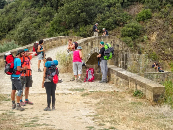 Hacı var kısa bir mola Roma Caudiel Nehri - Lorca, Navarre, İspanya 6 Eylül 2014 köprü