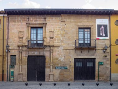 Orijinal hacı pansiyonu Casa de la Cofrada del Santo - Santo Domingo de la Calzada, La Rioja, İspanya, 10 Eylül 2014