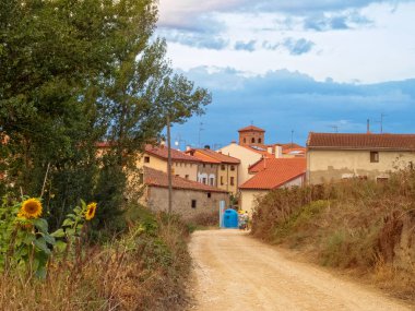 Belorado içinde Camino üzerinde gelen gün doğmadan - Kastilya ve Len, İspanya