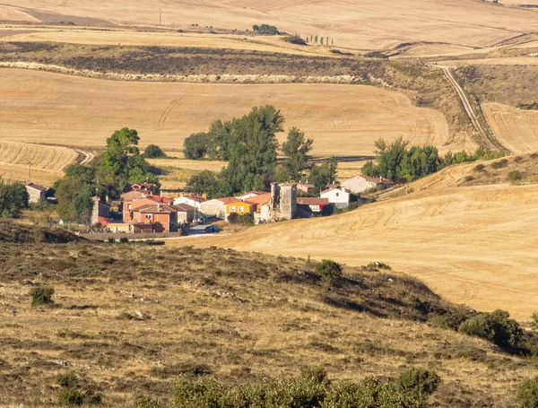 Orbaneja Riopico, Kastilya ve Leon, İspanya hamlet yaklaşıyor
