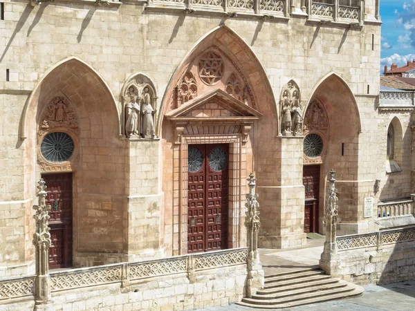 Πόρτα Της Αγίας Μαρίας Στην Προσοψη Δυτικά Του Καθεδρικός Ναός — Φωτογραφία Αρχείου