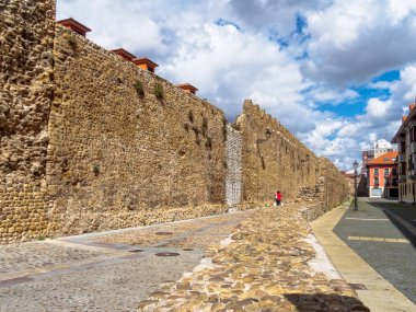Puerta Moneda, kalıntıları Roma taş duvar - Leon, Kastilya ve Leon, İspanya