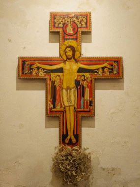 12. yüzyılda simge ön Romanesk kilise, Santa Maria la Real - O'Cebreiro, Galiçya, İspanya, 28 Eylül 2014 yılında San Damian İsa'nın bir kopyası