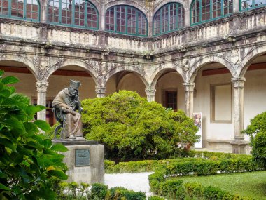 Fonseca üniversite - Santiago de Compostela, Galiçya, İspanya'nın avlusunda Başpiskopos Alonso de Fonseca heykeli