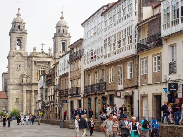Locales Turistas Pasean Por Calle San Francisco Rua Santiago Compostela — Foto de Stock