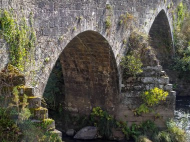 Kemerli köprünün Maceira (Ponte Maceira) ton Nehri Camino Finisterre - Negreira, Galiçya, İspanya
