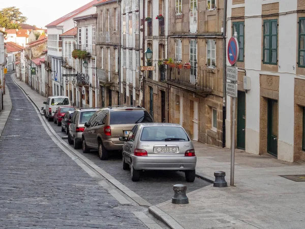 石畳の Hortas Rua Hortas はカミノ フィニステレ サンティアゴ コンポステーラ ガリシア スペインの最初の段階 — ストック写真