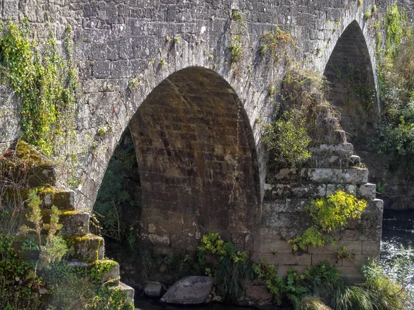 Τόξα Της Γέφυρας Maceira Ponte Maceira Πάνω Από Τον Ποταμό — Φωτογραφία Αρχείου