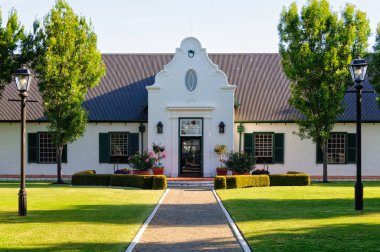 Şaraphane - Margaret Nehri