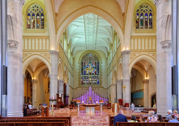 Wnętrze katedry rzymskokatolickiej-Perth — Zdjęcie stockowe