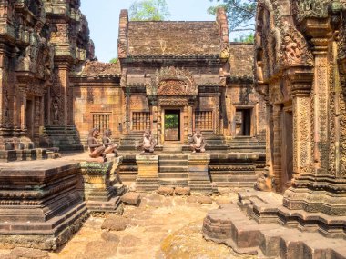 'Kadınlar Kalesi' nin iç kısımları - Banteay Srei, Kamboçya
