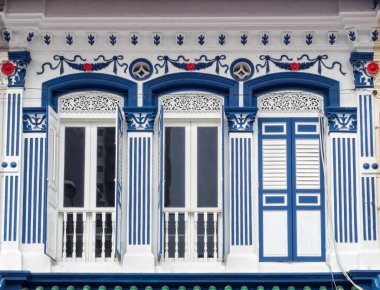 Küçük Hindistan, Singapur 'da geleneksel beyaz ve mavi cephe