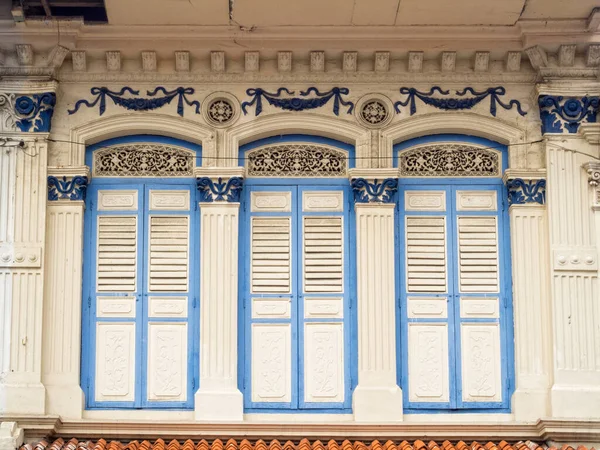 Küçük Hindistan, Singapur 'daki geleneksel bir dükkanın kepenkleri kapalı.