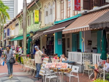 Arap Mahallesi 'ndeki yayalara ayrılmış Bussorah Caddesi görülmesi gereken bir yer.