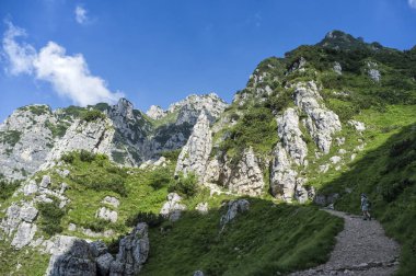Strada delle 52 gallerie (52 galerileri Road) ı. Dünya Savaşı sırasında Pasubio (Vicenza, İtalya massif üzerinde inşa askeri bir iz olduğunu)
