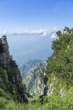 Strada delle 52 gallerie (52 galerileri Road) ı. Dünya Savaşı sırasında Pasubio (Vicenza, İtalya massif üzerinde inşa askeri bir iz olduğunu)
