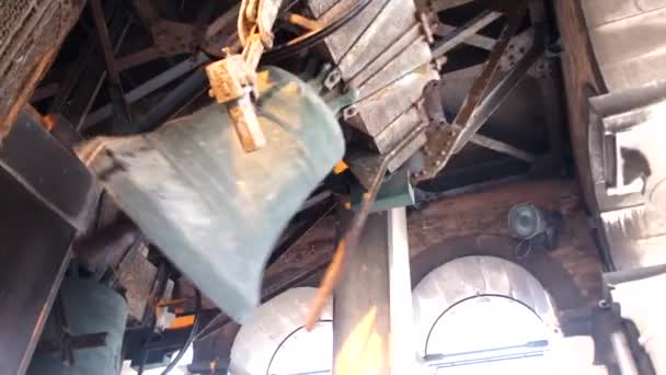 Glockenturm Mit Glocken Die Läuten — Stockvideo