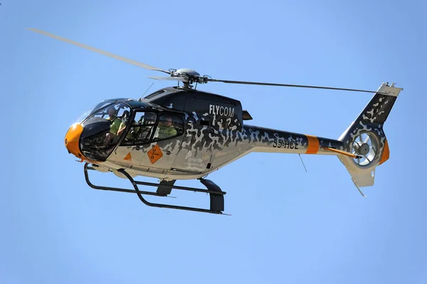 Inspección con helicóptero Amprion GmbH — Foto de Stock