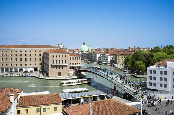 Le Ponte di Calatrava ou Ponte agara Della XoCostituzione à Venise — Photo