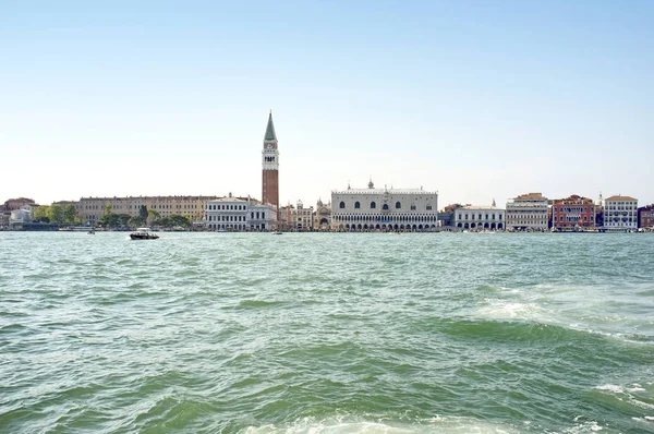 Canal de Giudecca à Venise Italie — Photo