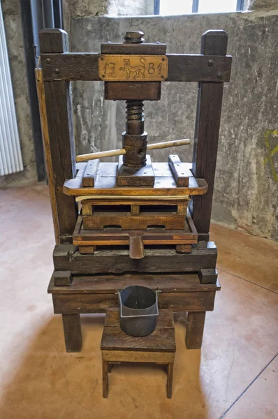 Paper Museum Toscolano Maderno (BS) Italy - old press — Stock Photo, Image