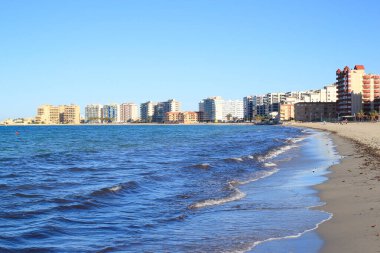 İspanya. La Manga 'da. Sonsuz güzel sahil