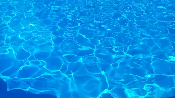 Textura azul transparente da piscina — Fotografia de Stock