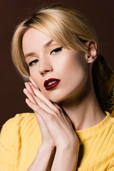 Portrait Seductive Blonde Girl Looking Camera Isolated Brown — Free Stock Photo