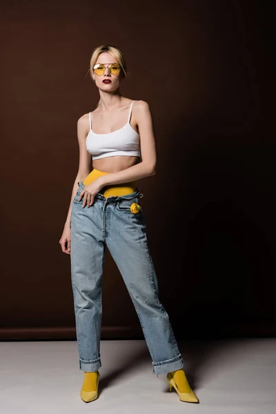 Full Length View Beautiful Fashionable Young Blonde Woman Yellow Sunglasses — Stock Photo, Image