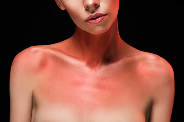 Oříznutý Pohled Nahá Žena Červeným Bodyart Izolované Černém Pozadí — Stock fotografie zdarma