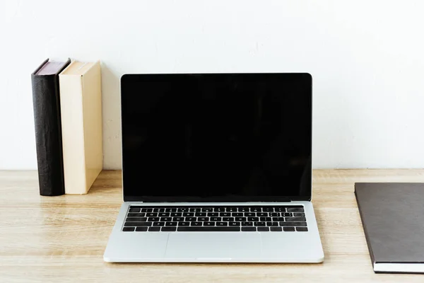 Close Shot Laptop Books Work Table Office — Stock Photo, Image