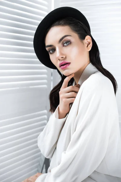 Beautiful Elegant Woman Beret White Stylish Jacket — Stock Photo, Image