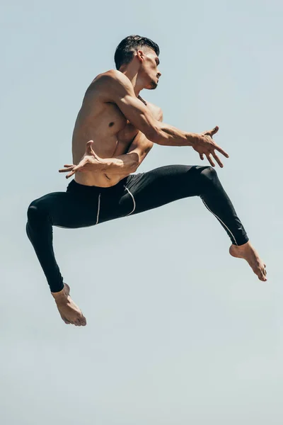 Motion Shot Attractive Shirtless Dancer Jump Blue Sky — Stock Photo, Image