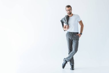 gri takım elbiseli, beyaz izole poz brunet yakışıklı