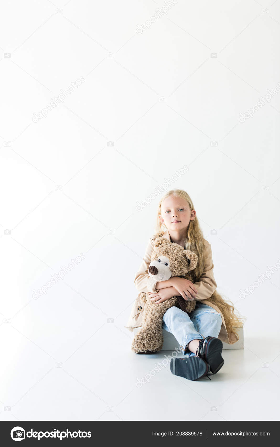 Cunning Blonde Females in Bathroom Posing with Handsome Dude