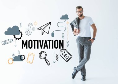 gri takım elbiseli, beyaz Seo motivasyon ile izole poz yakışıklı geliştirici