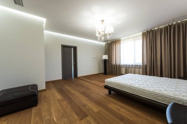 büyük pencere ve yatak yatak ile modern yatak odası iç 