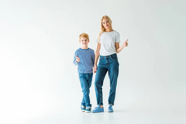 Mãe Alegre Filho Mãos Dadas Mostrando Polegares Branco — Fotografia de Stock