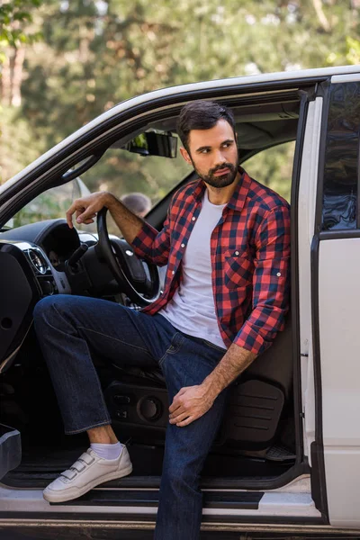 Handsome Bearded Driver Sitting Pickup Truck Forest — Stock Photo, Image