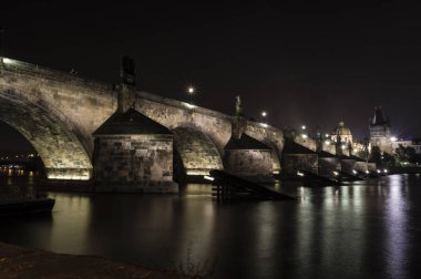 Prag 'daki Charles Köprüsü