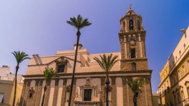 Iglesia de Santiago Kilisesi, İspanya 'nın güneybatısındaki Cadiz Kilisesi.