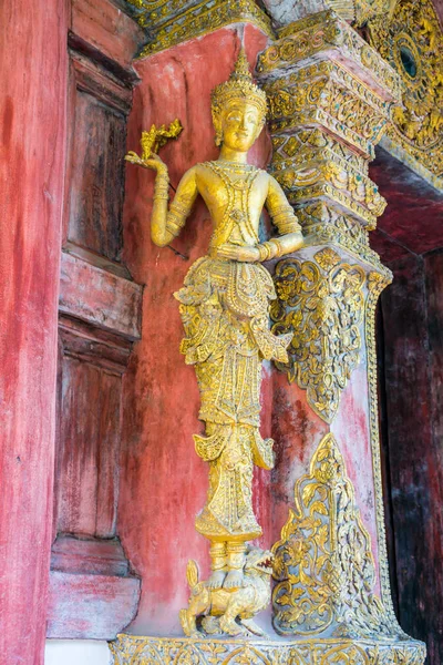 O buda antigo é bonito no budismo . — Fotografia de Stock