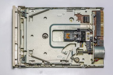 Eski stil retro disk okuyucular. Yumuşak bir disk veya disket, 