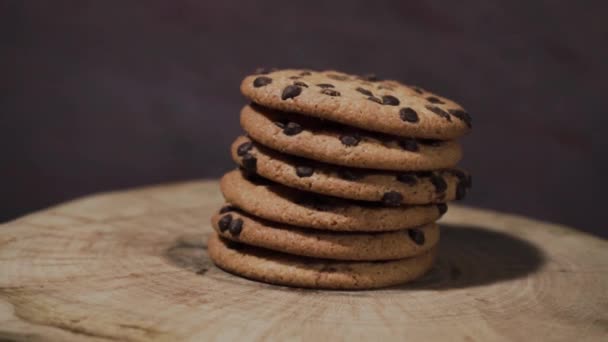 Cookies Chocolate Crumbs Wooden Table Rotation 360 Degrees Beautiful Dark — Stock Video