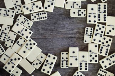 Çeşitli masa oyunları satranç tahtası, oyun kağıtları, Domino. Hobi. Oyunları ve kumar için metafor.